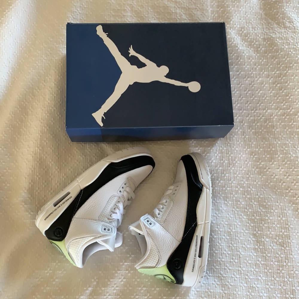 Jordan 3 retro Fragment (yellowing heel tab) Men’s 4.5/ Women’s 6.
